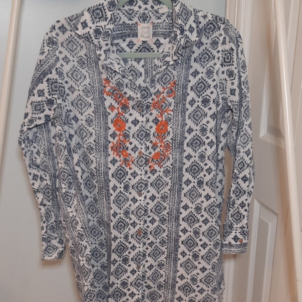 Lucky Brand Geometric Print Embroidered   Button Down shirt sz Small
